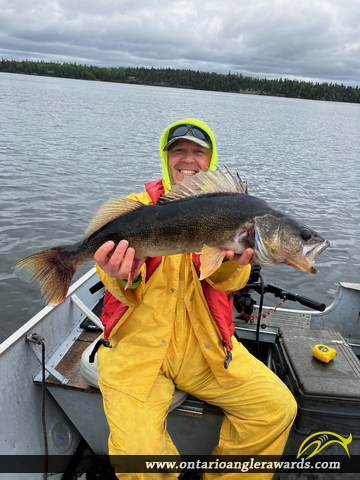 28" Walleye caught on Malachi Lake