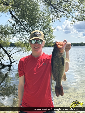 22" Largemouth Bass caught on Little Lake