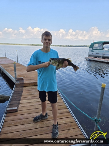 21" Largemouth Bass caught on Mississippi Lake