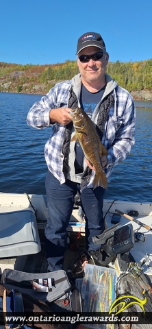 19" Smallmouth Bass caught on Long Lake