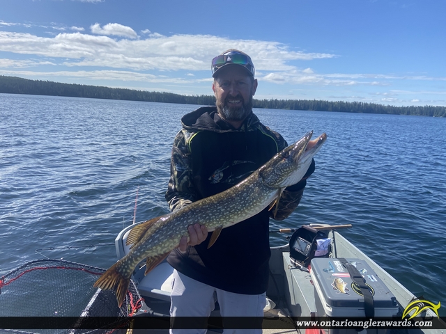 35" Northern Pike caught on Wawang Lake