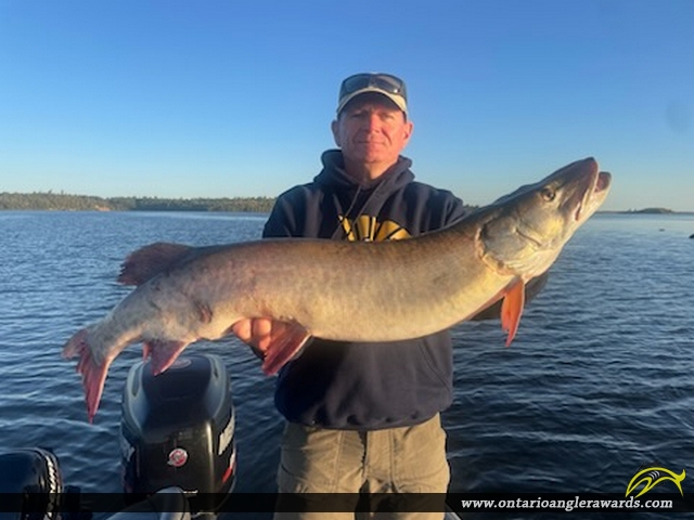 42" Muskie caught on Lake of the Woods